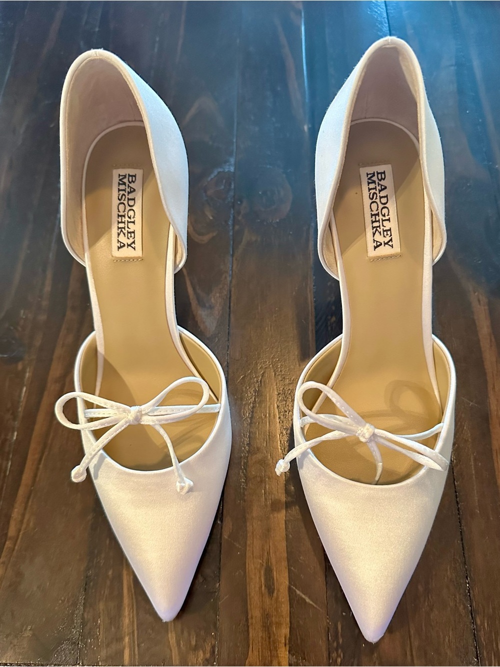 Badgley Mischka Olympic d’Orsay Pump, White Satin Size 7.5 NIB, MSRP $235
